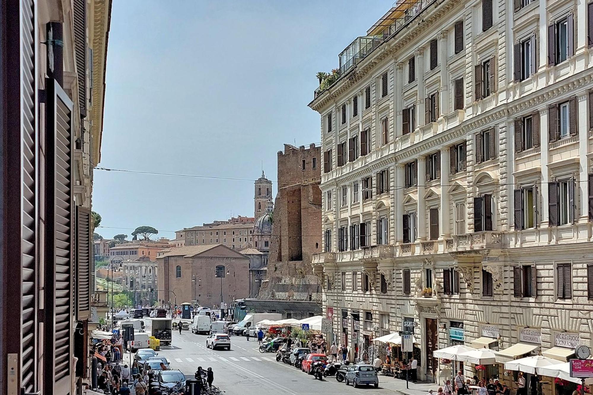 Ych-Colorful And Classy Apartment Near Fori Imperiali Róma Kültér fotó